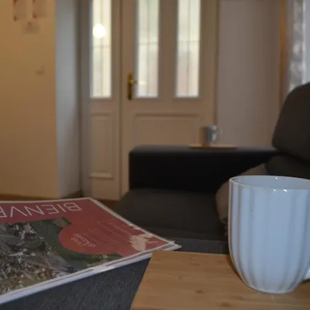 La Blanche Des Marais, Maison De