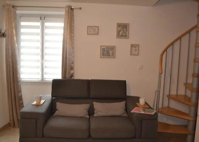 La Blanche Des Marais, Maison De Picauville